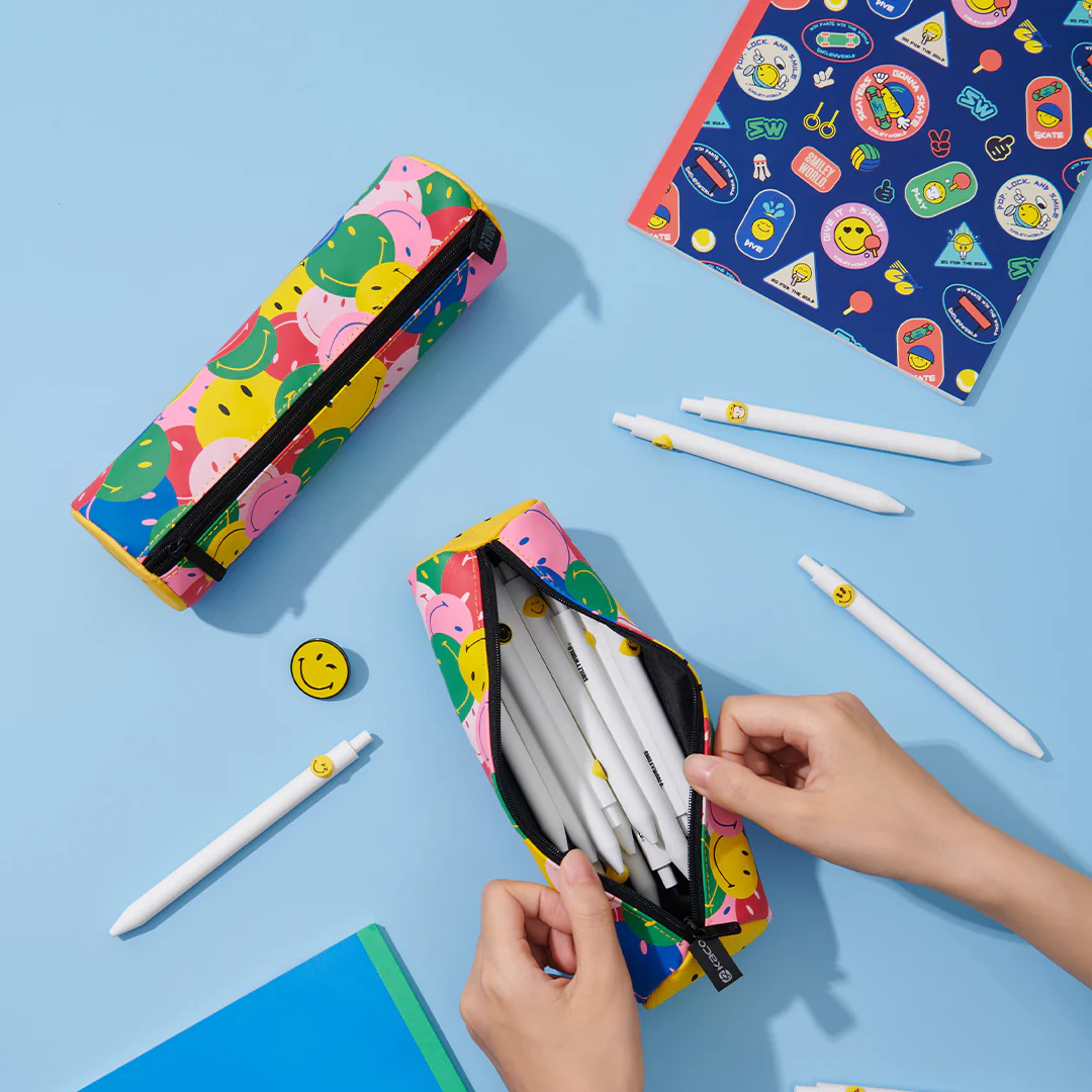 SmileyWorld Cylinder Pen Case - Image 10