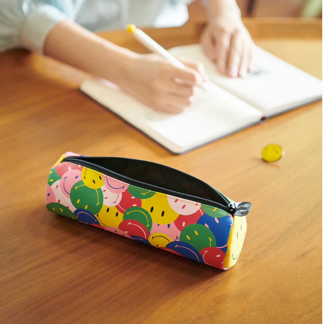 SmileyWorld Cylinder Pen Case - Image 12