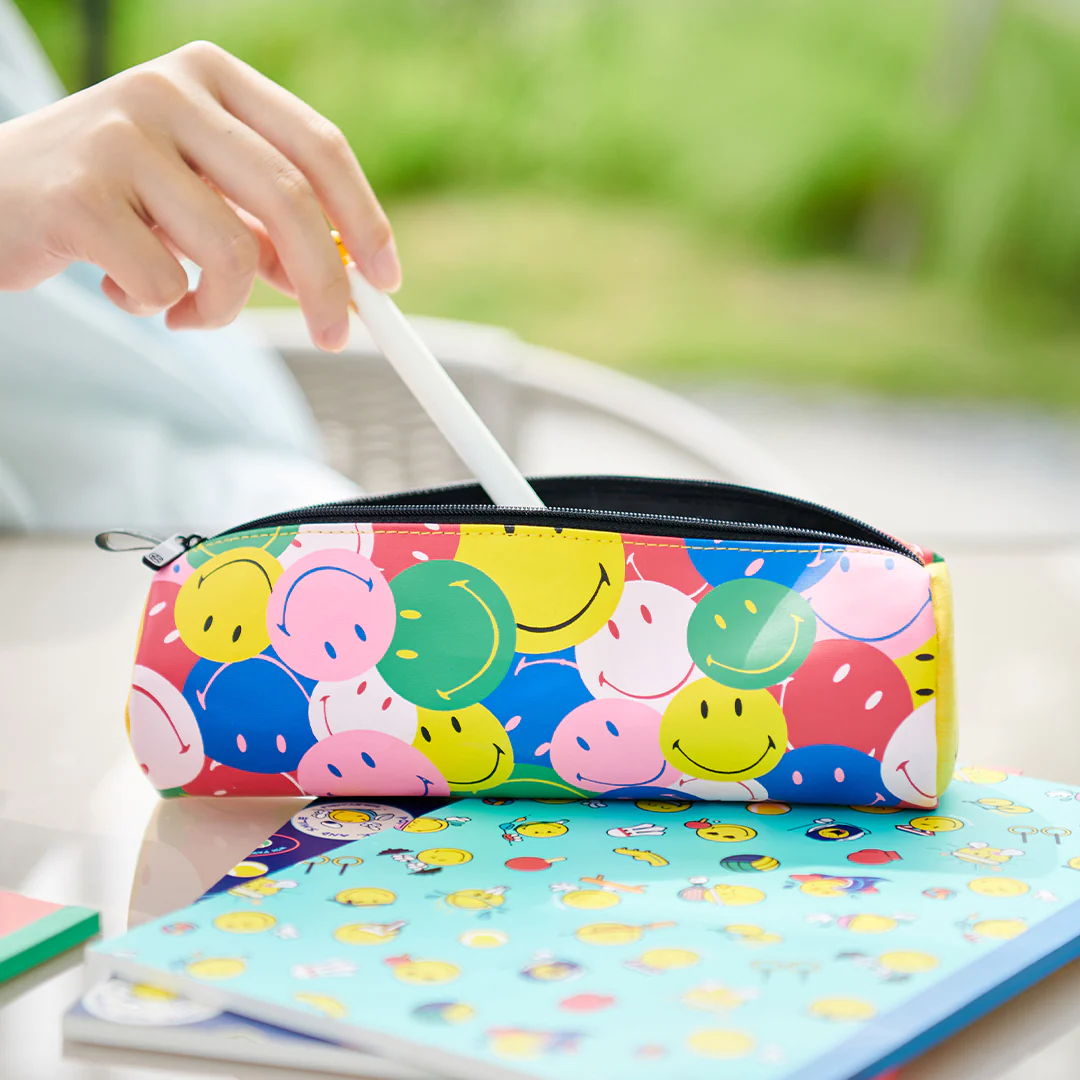 SmileyWorld Cylinder Pen Case - Image 4